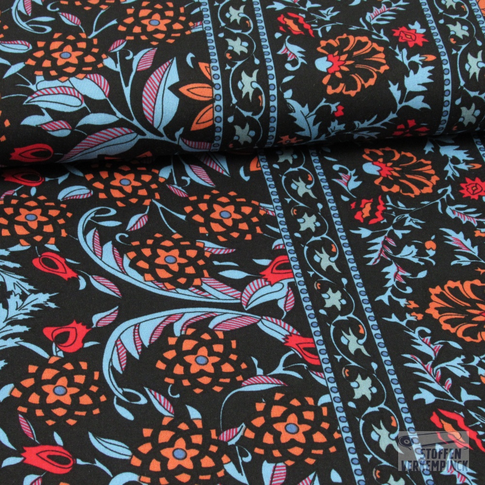 Viscose Print Gebloemd met rand op zelfkanten