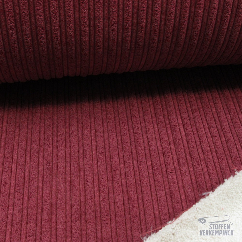 Corduroy met Teddy Bordeaux