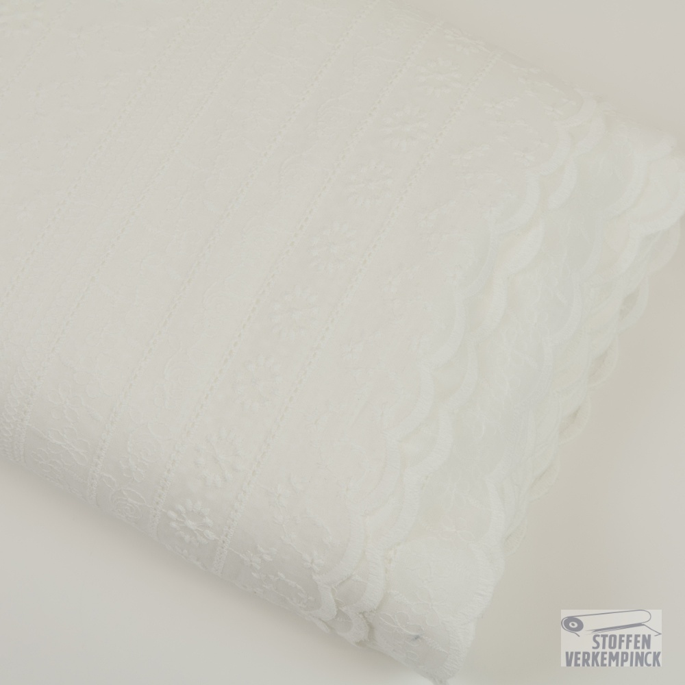 Cotton Embroidery Off White two sculped borders